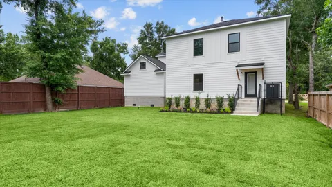 $549,900 | 10802 Fairview Drive, Conroe, TX 77385