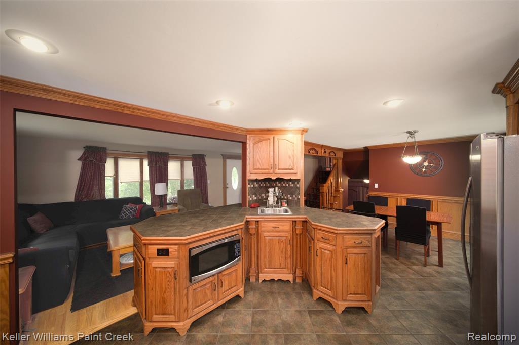 11429 Center Road Fenton, MI 48430 - Photo 8 of 29