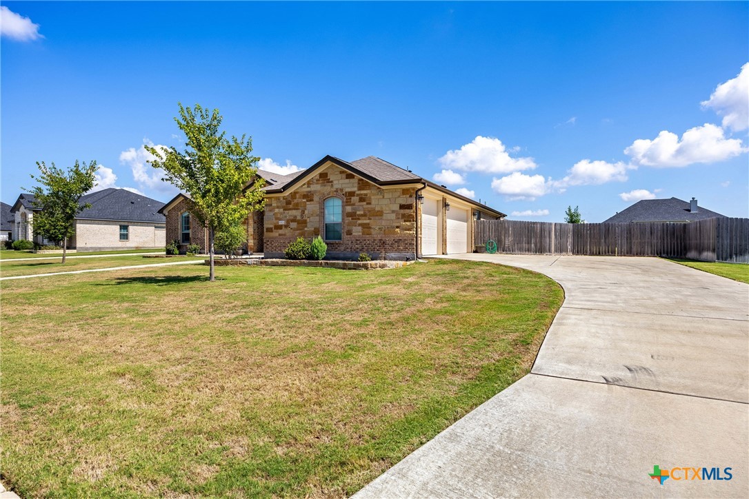 5513 Hollow Loop Salado, TX 76571 - Photo 37 of 37 a view of a house with a yard