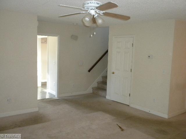 808 Park High Point High Point, NC 27260 - Photo 4 of 12 Living Room.