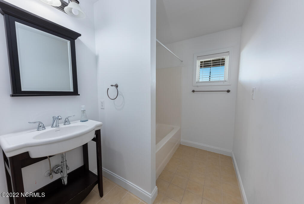 961 Becton Road Havelock, NC 28532 - Photo 22 of 42 second level bath