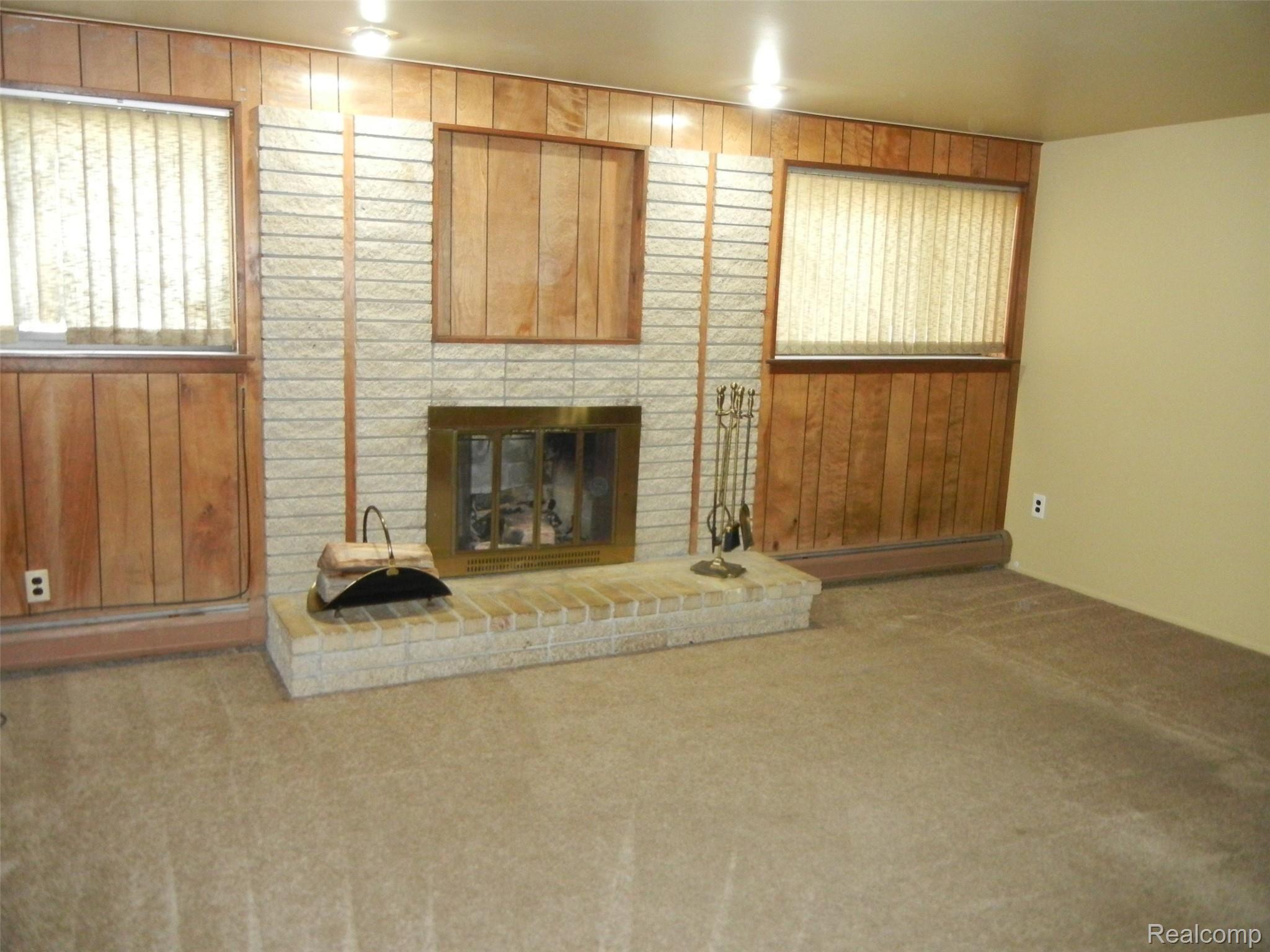 23960 Rockingham Street Southfield, MI 48033 - Photo 21 of 42 Family Room with Natural Fireplace