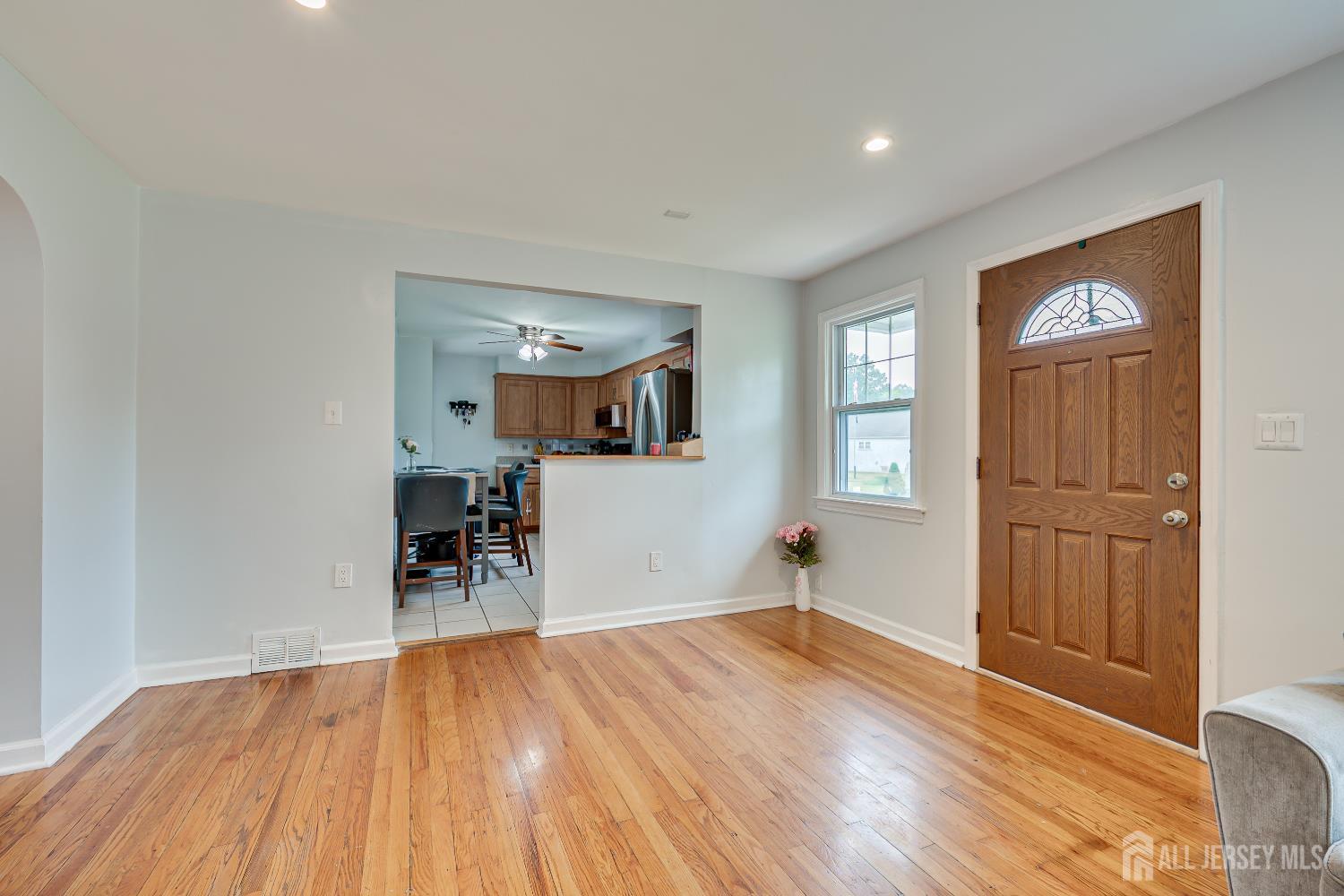 113 Dutch Neck Road Hightstown, NJ 08520 - Photo 9 of 36