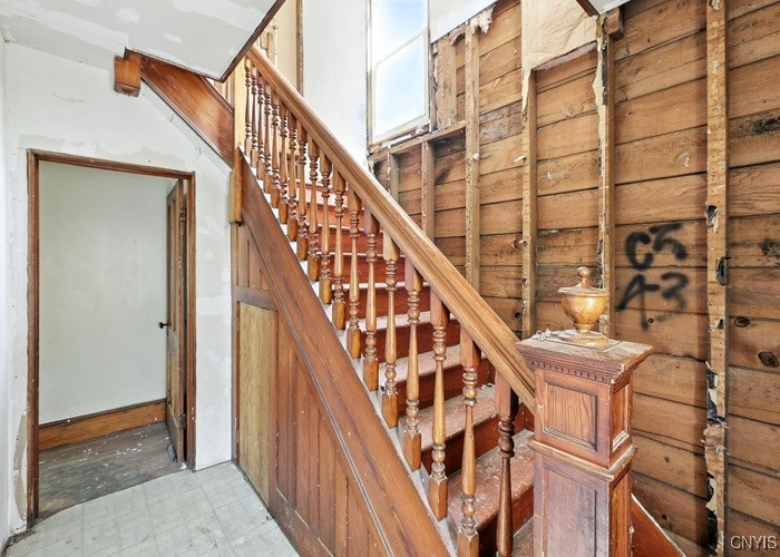 8 Monroe Street Hanover, NY 14136 - Photo 9 of 20