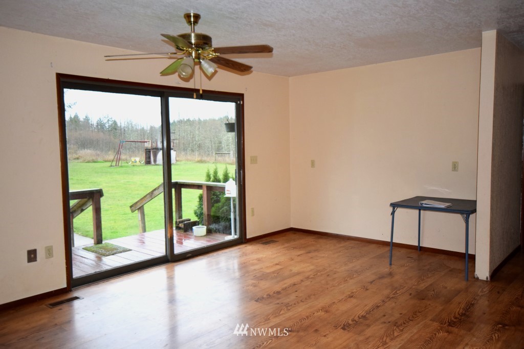 290 Kruger Road Onalaska, WA 98570 - Photo 4 of 25 Gallery Image 4