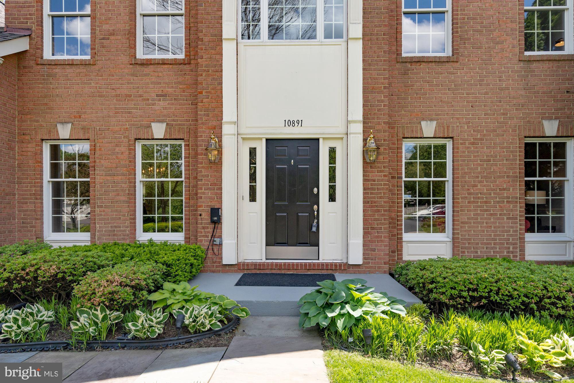 10891 Hunter Gate Way Reston, VA 20194 - Photo 4 of 75
