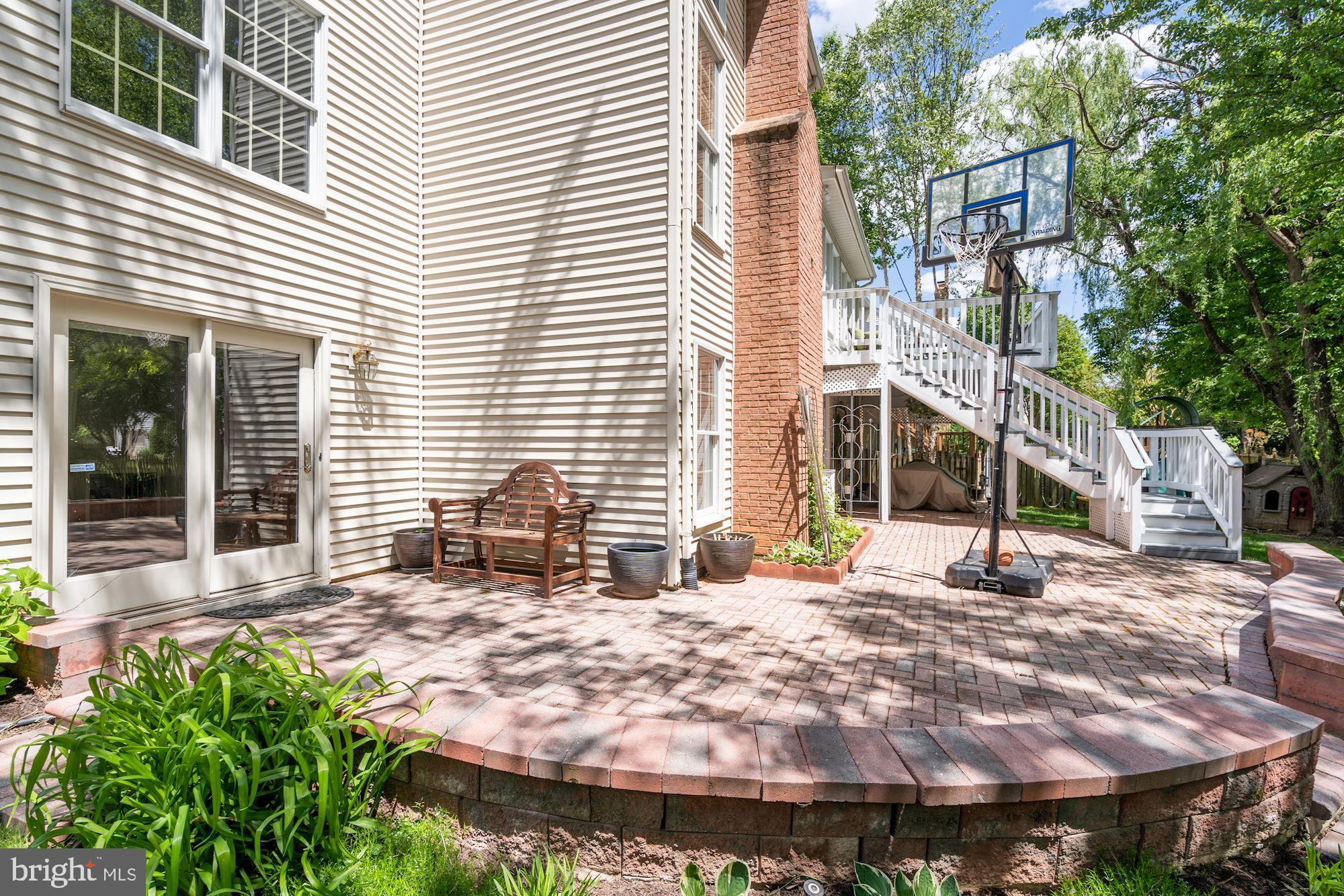 10891 Hunter Gate Way Reston, VA 20194 - Photo 6 of 75