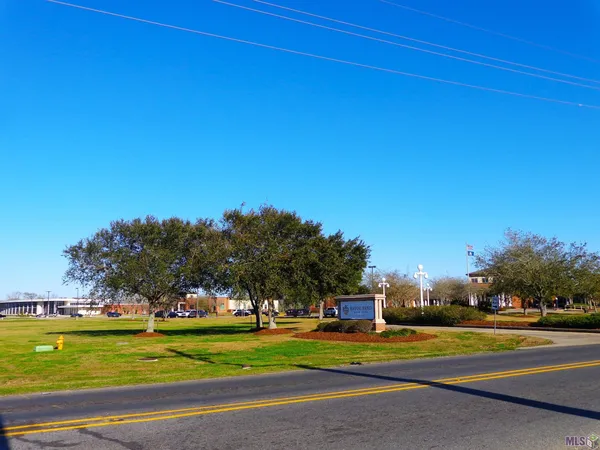 $1,100,000 | 1330 Northwest Boulevard, Franklin, LA 70538