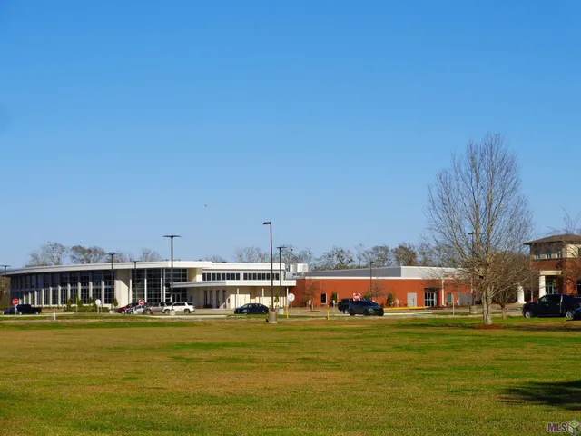 $1,100,000 | 1330 Northwest Boulevard, Franklin, LA 70538