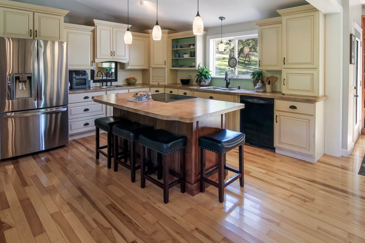 13644 South Cedar Run Road Traverse City, MI 49684 - Photo 8 of 40 1878772-7.JPG