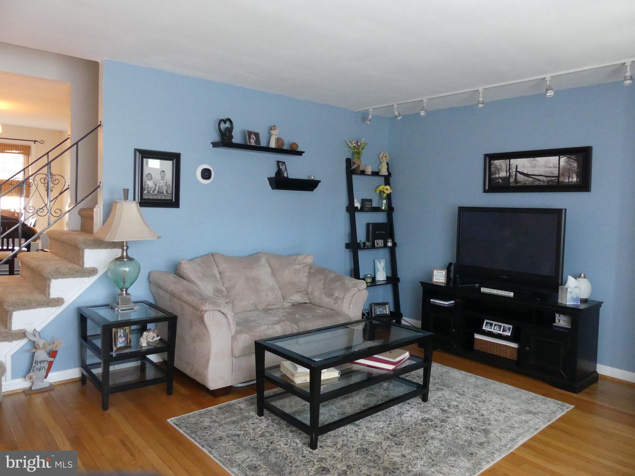8542 Kings Ridge Road Baltimore, MD 21234 - Photo 3 of 45