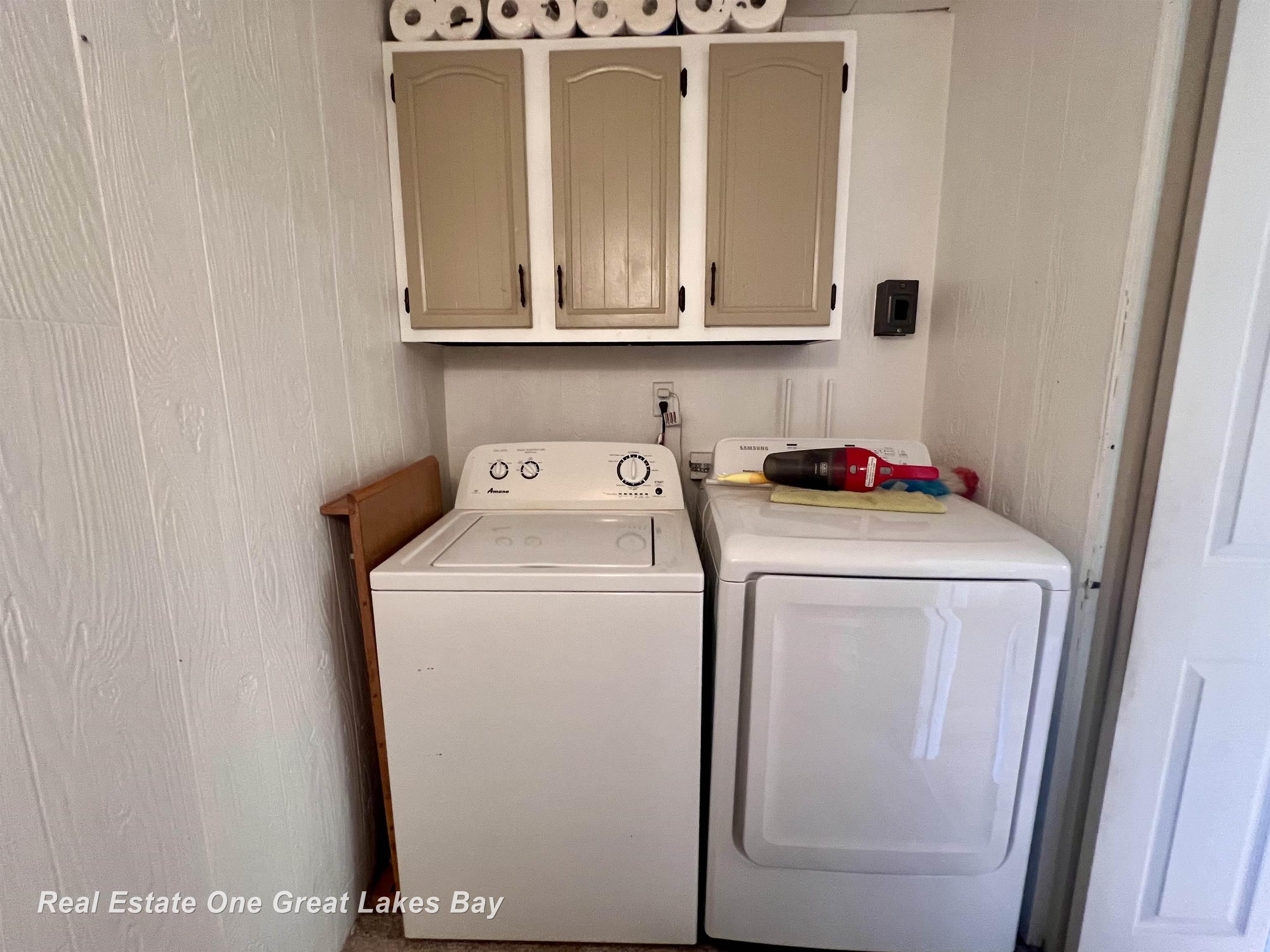12165 Gratiot Road Saginaw, MI 48609 - Photo 10 of 42 Laundry Room