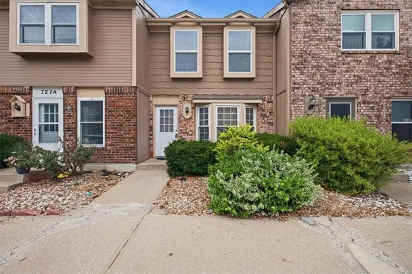 $174,900 | 727 Southwest Liggett Road, Unit B, Blue Springs, MO 64015