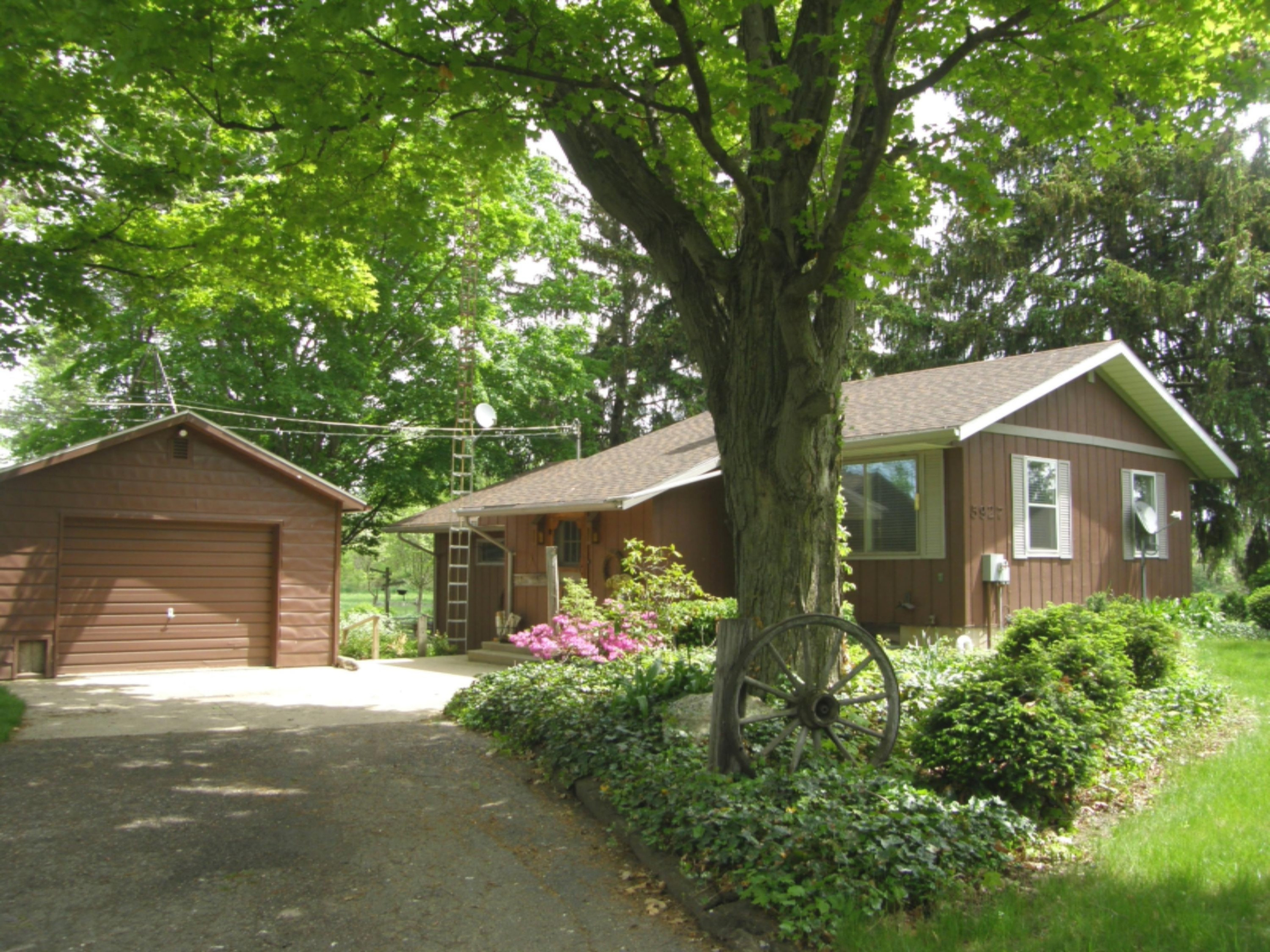 5927 South Pipestone Road Eau Claire, MI 49111 - Photo 3 of 49 5927_S_Pipestone_3_Front
