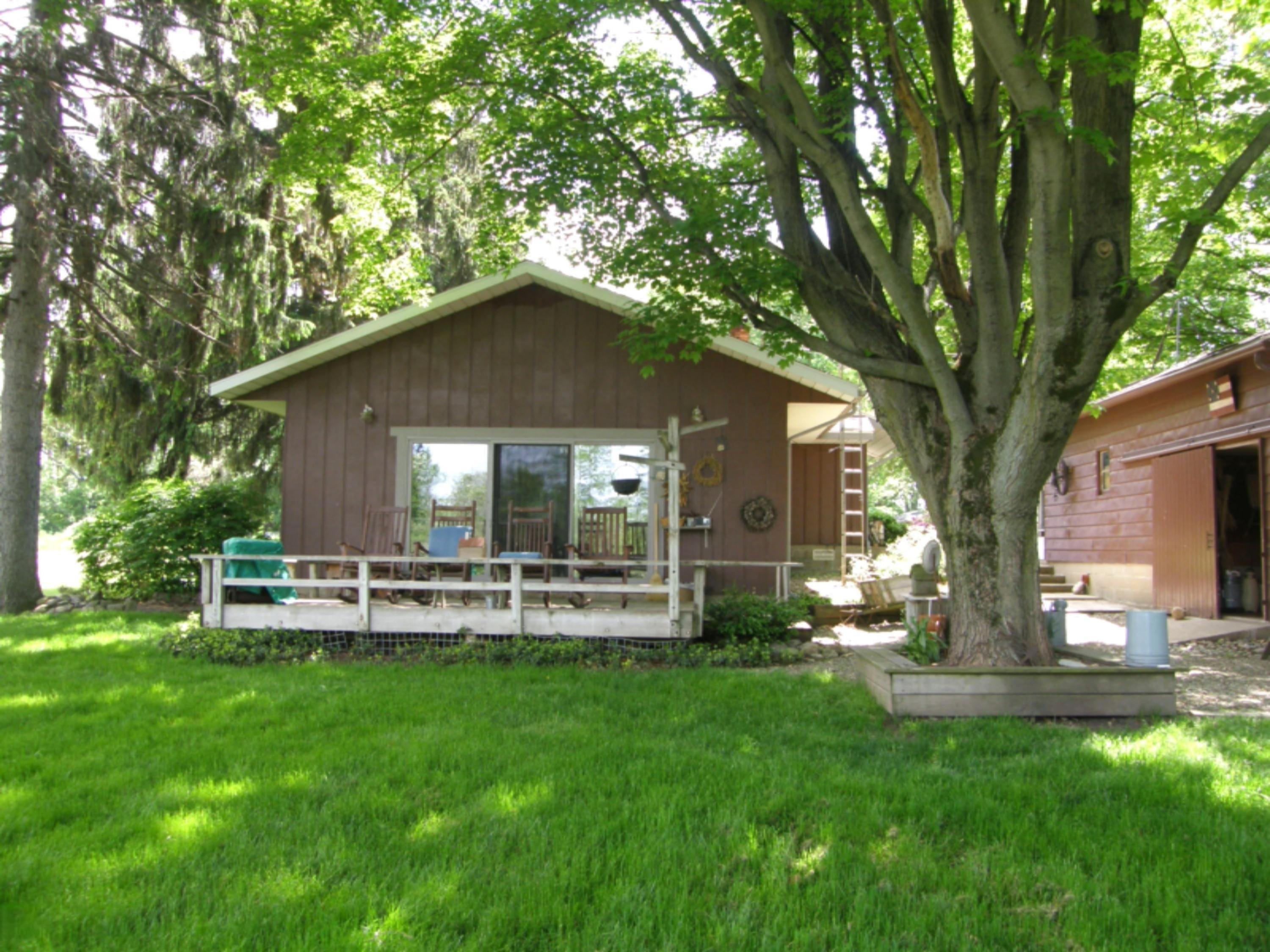 5927 South Pipestone Road Eau Claire, MI 49111 - Photo 4 of 49 5927_S_Pipestone_4_Back