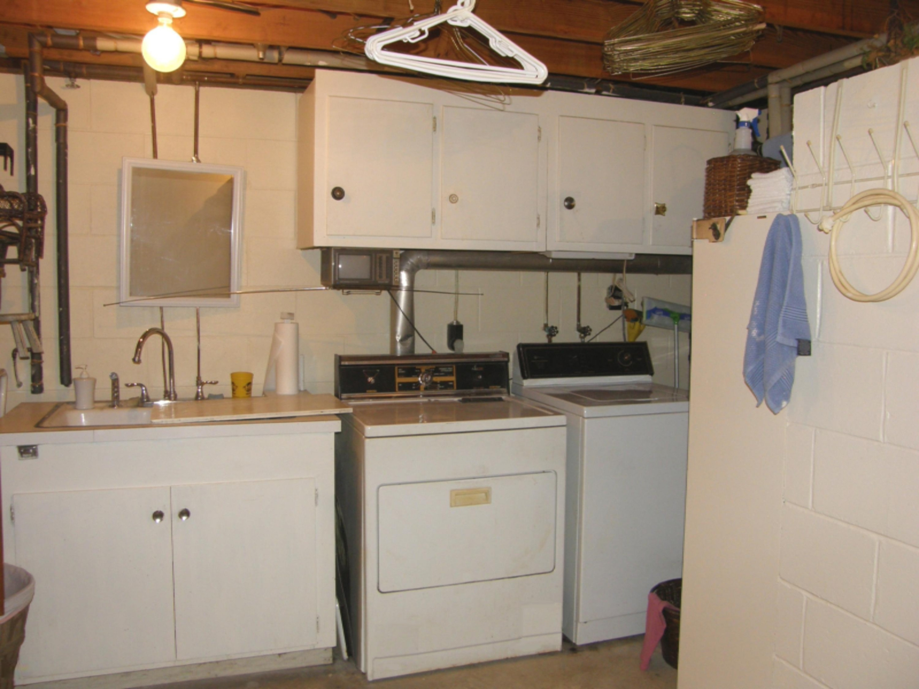 5927 South Pipestone Road Eau Claire, MI 49111 - Photo 44 of 49 5927_S_Pipestone_44_Laundry-2ndShower
