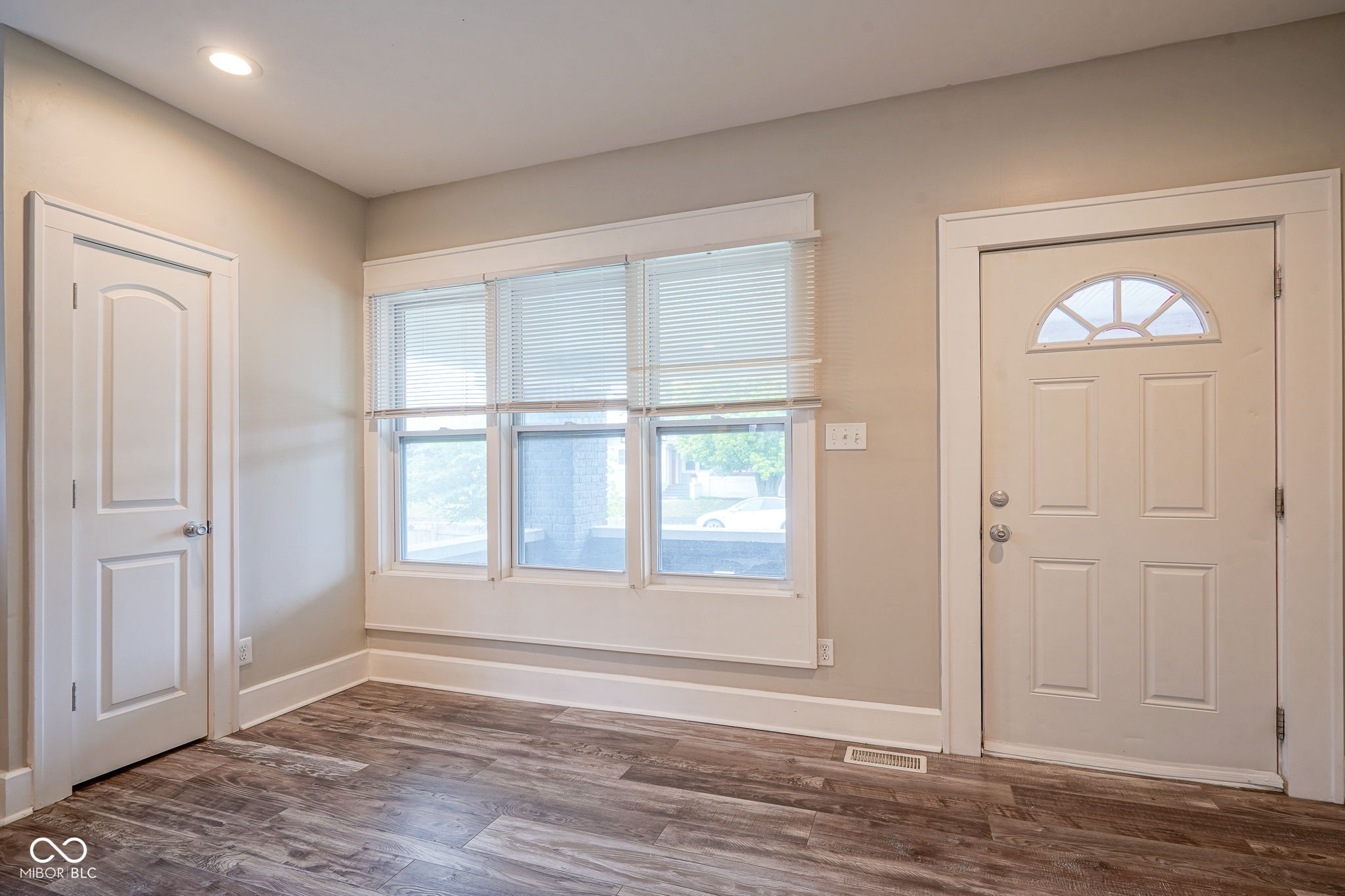 2917 Ruckle Street Indianapolis, IN 46205 - Photo 6 of 34