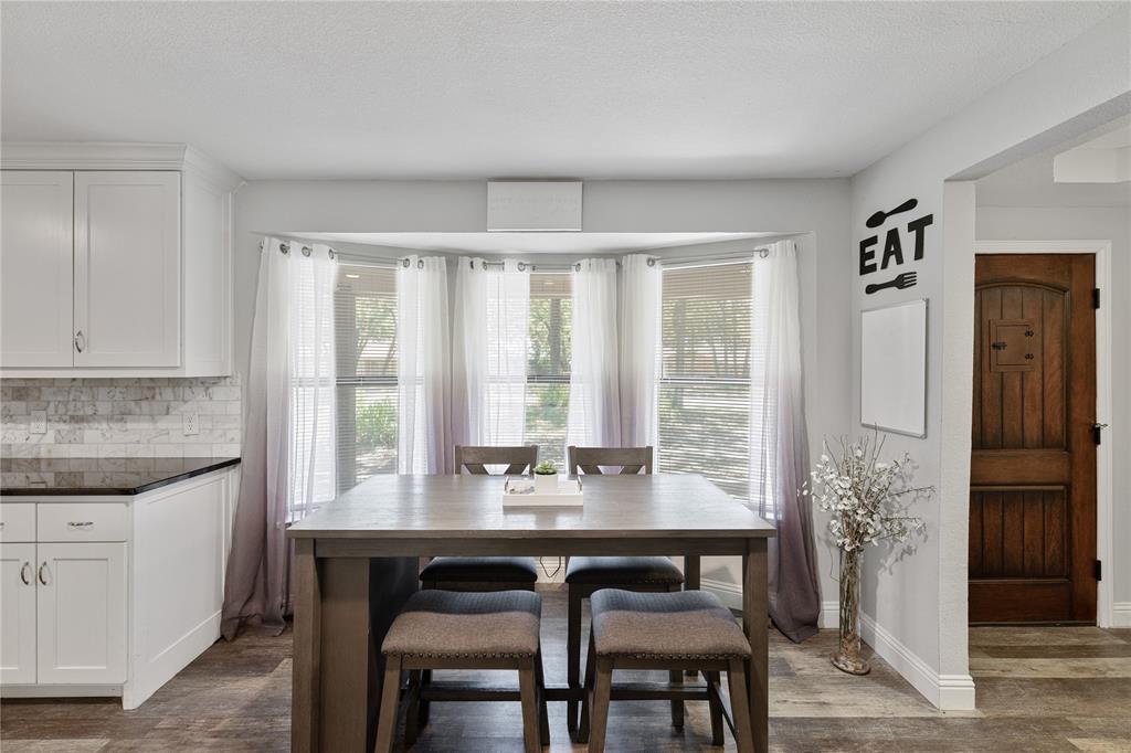 225 Timber Ridge Circle Burleson, TX 76028 - Photo 9 of 30