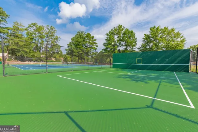 a view of a tennis court