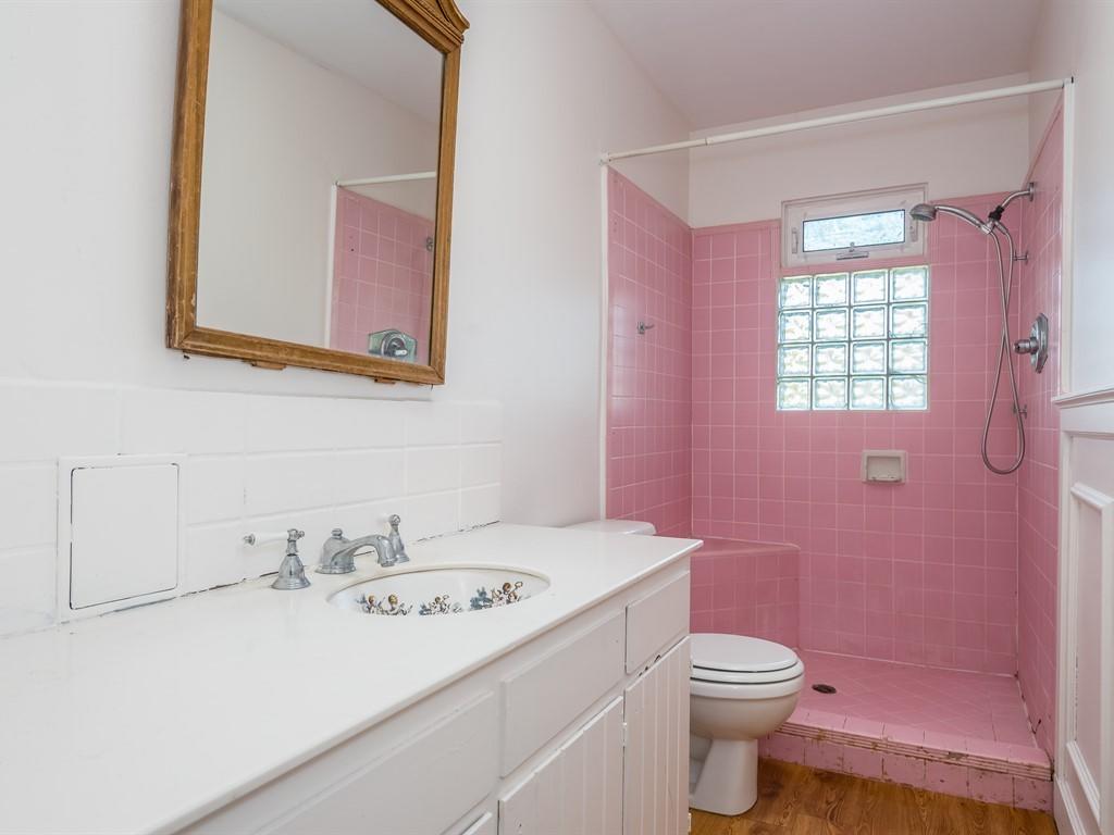 814 Weldon Road Santa Barbara, CA 93109 - Photo 13 of 19 First Bathroom