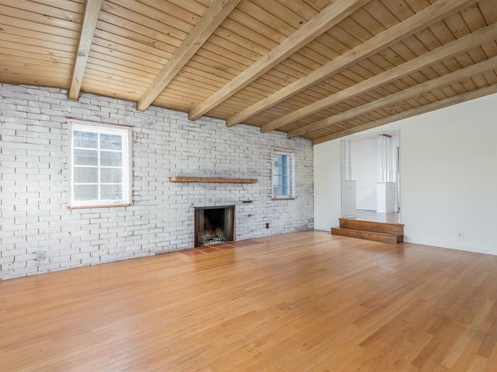 814 Weldon Road Santa Barbara, CA 93109 - Photo 4 of 19 Open Fllor Plan w/Vaulted Ceilings