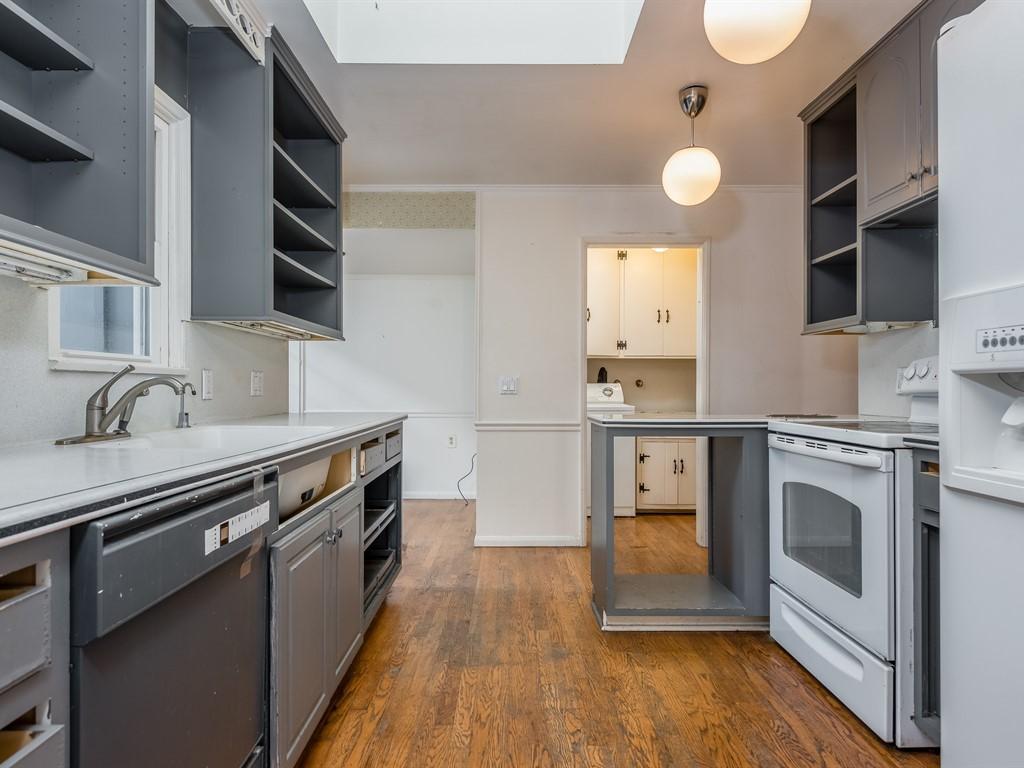 814 Weldon Road Santa Barbara, CA 93109 - Photo 7 of 19 Updated Kitchen