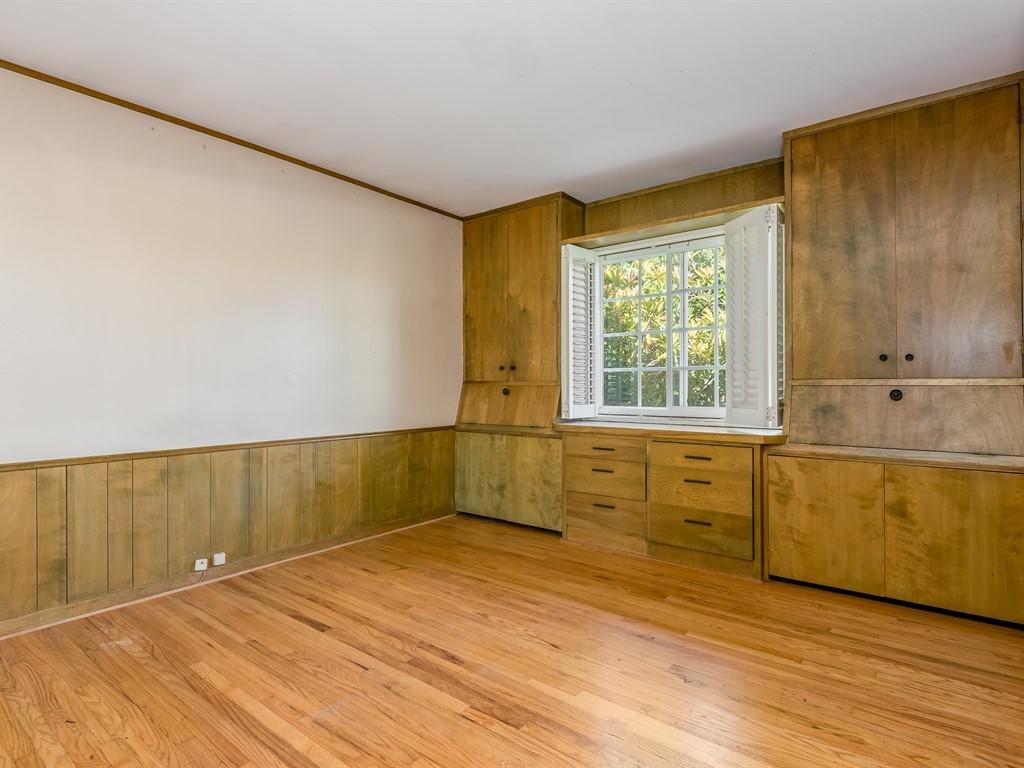 814 Weldon Road Santa Barbara, CA 93109 - Photo 10 of 19 Second Bedroom w/ Window Seat