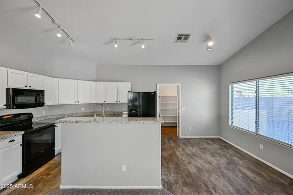 $2,250 | 22830 North 24th Street, Phoenix, AZ 85024