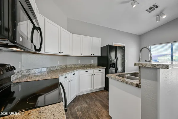 $2,250 | 22830 North 24th Street, Phoenix, AZ 85024