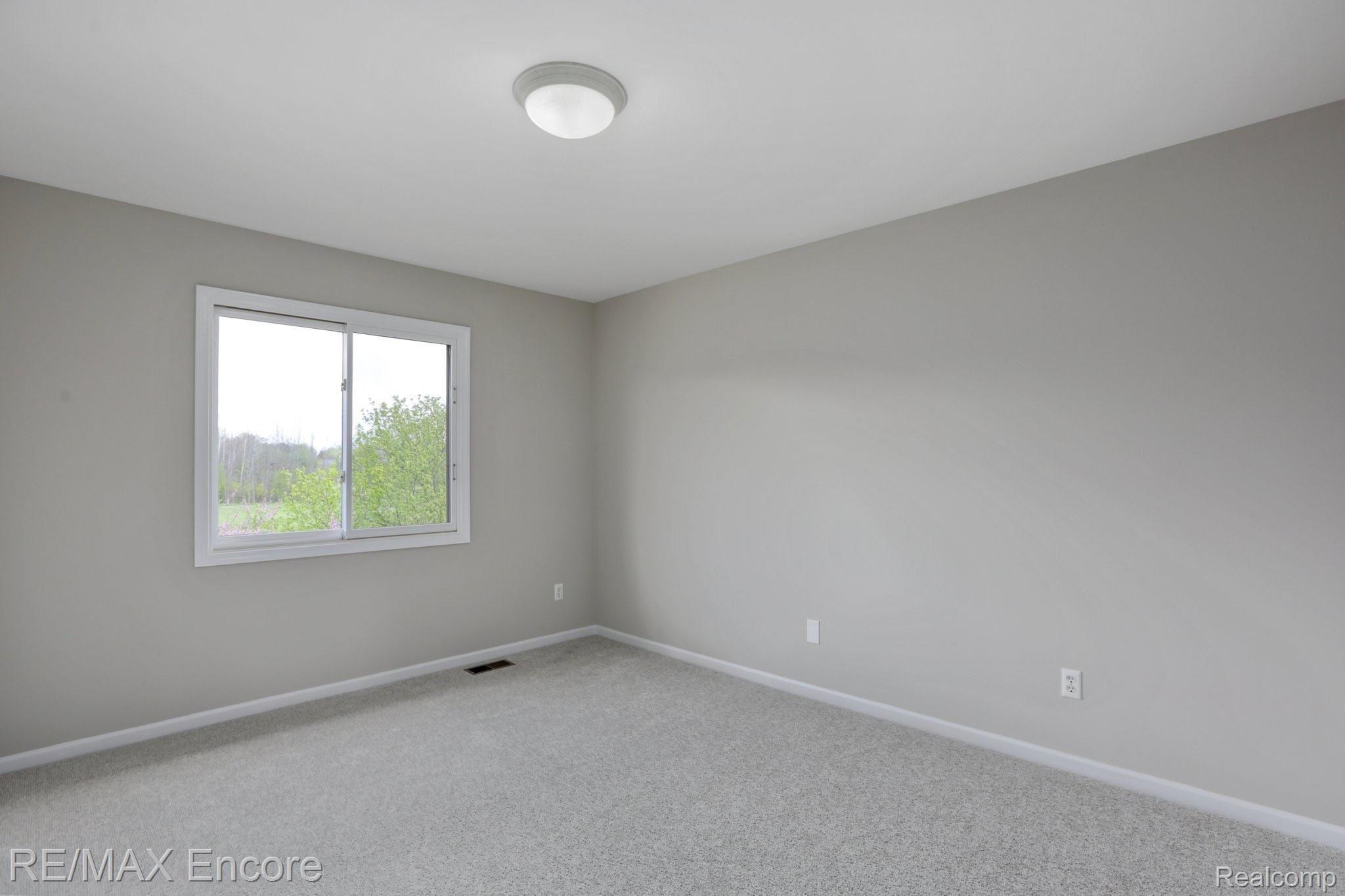 6791 Oakhurst Ridge Road Clarkston, MI 48348 - Photo 28 of 37 Upper Level Bedroom 4
