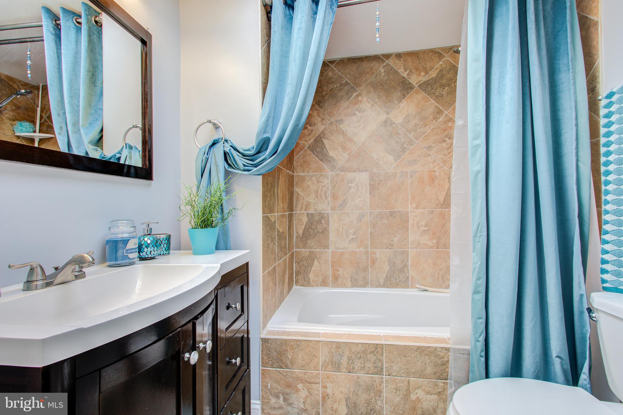 4011 Colborne Road Baltimore, MD 21229 - Photo 22 of 36 Upstairs full bath