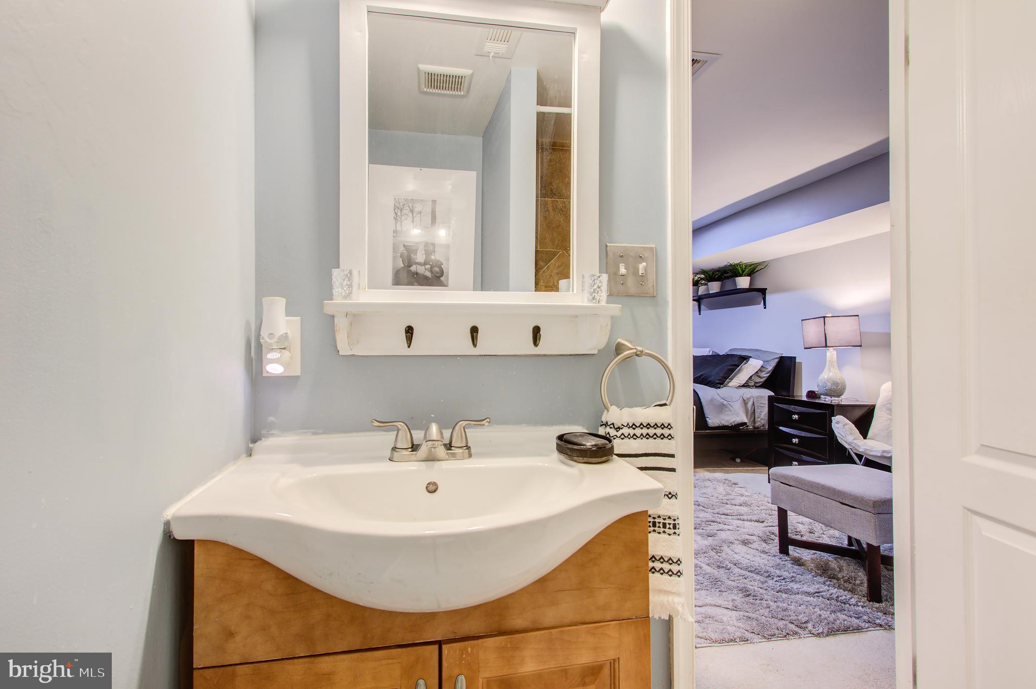 4011 Colborne Road Baltimore, MD 21229 - Photo 32 of 36