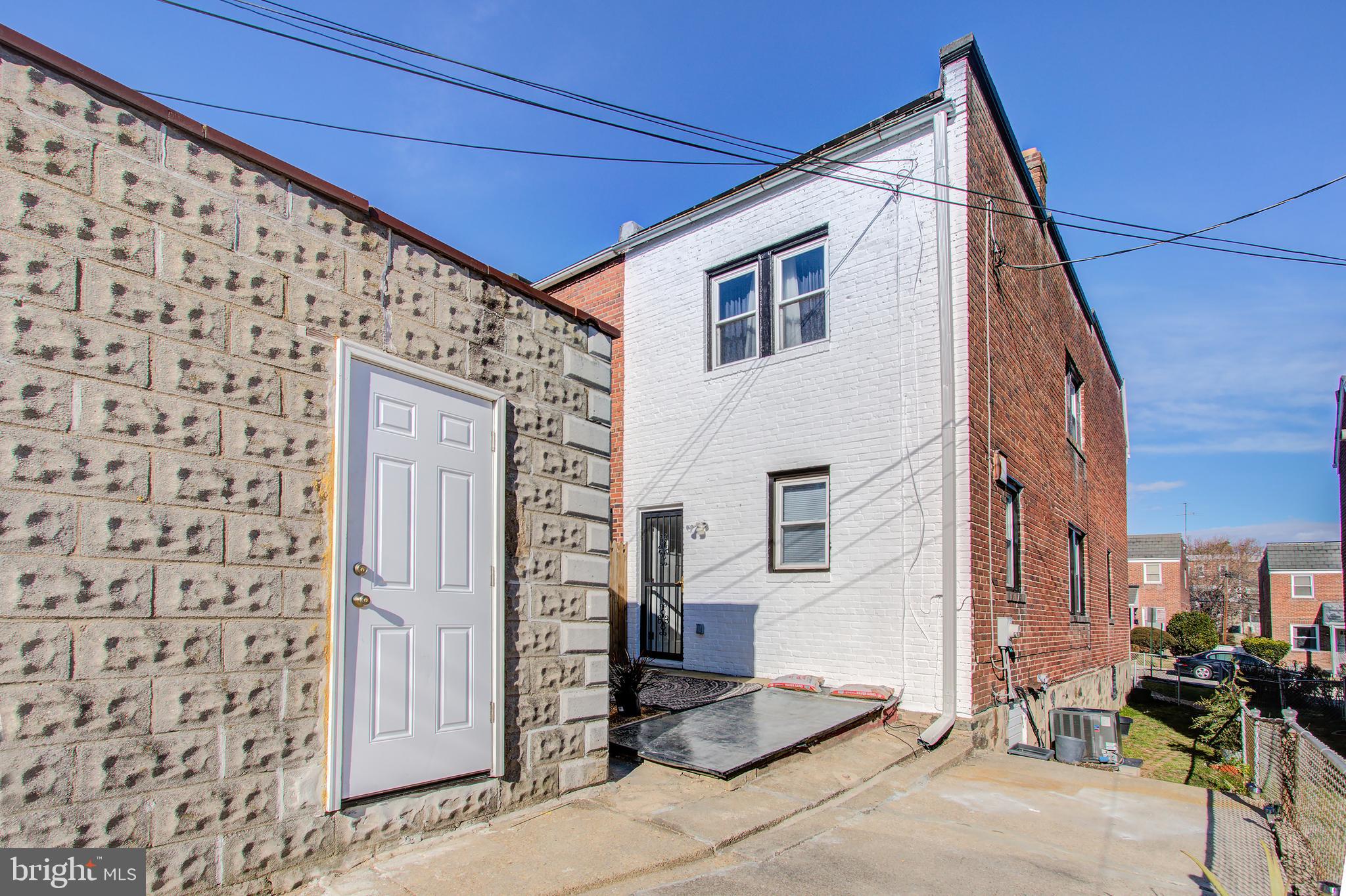 4011 Colborne Road Baltimore, MD 21229 - Photo 35 of 36 Door to garage access