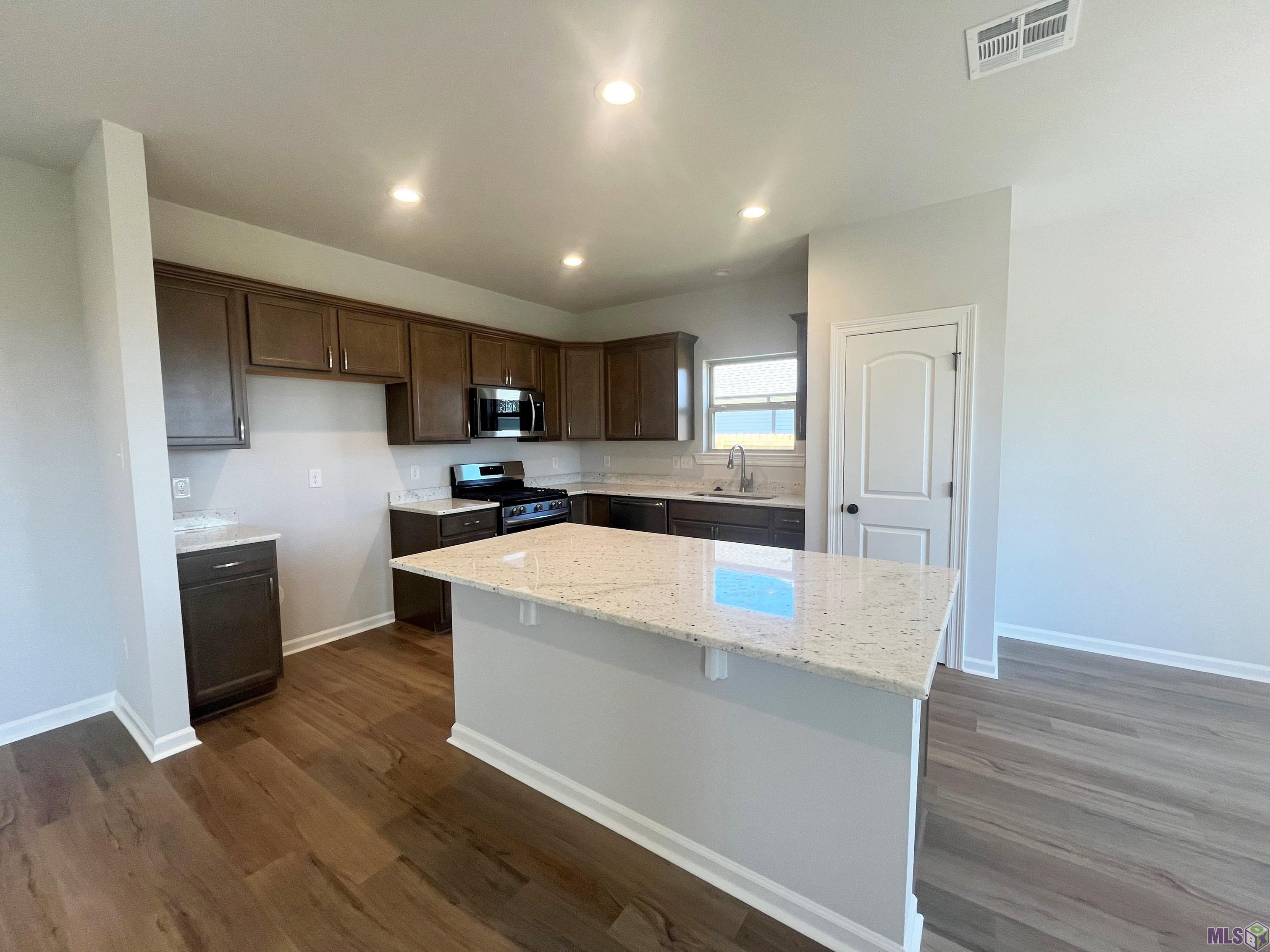 20452 Stone House Road Hammond, LA 70401 - Photo 3 of 15 KITCHEN