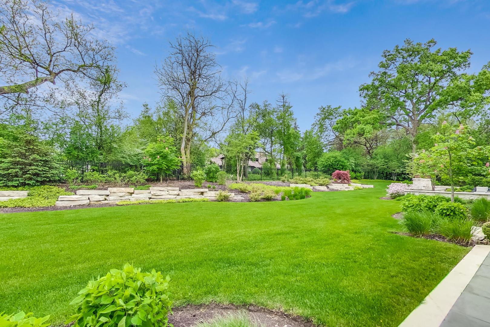 6679 Lee Court Burr Ridge, IL 60527 - Photo 90 of 98 a view of a backyard