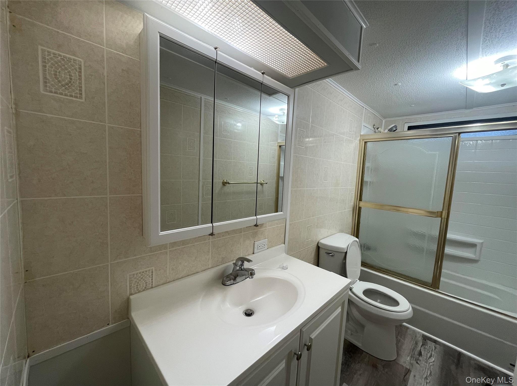 95 New Hackensack Road, Unit 45 Wappingers Falls, NY 12590 - Photo 15 of 17 Bath Vanity and Mirror