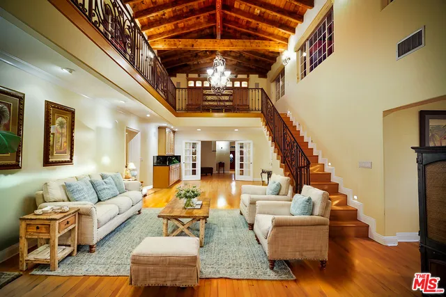 a view of an entryway