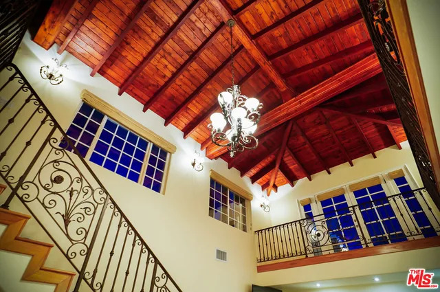 a view of an outdoor space