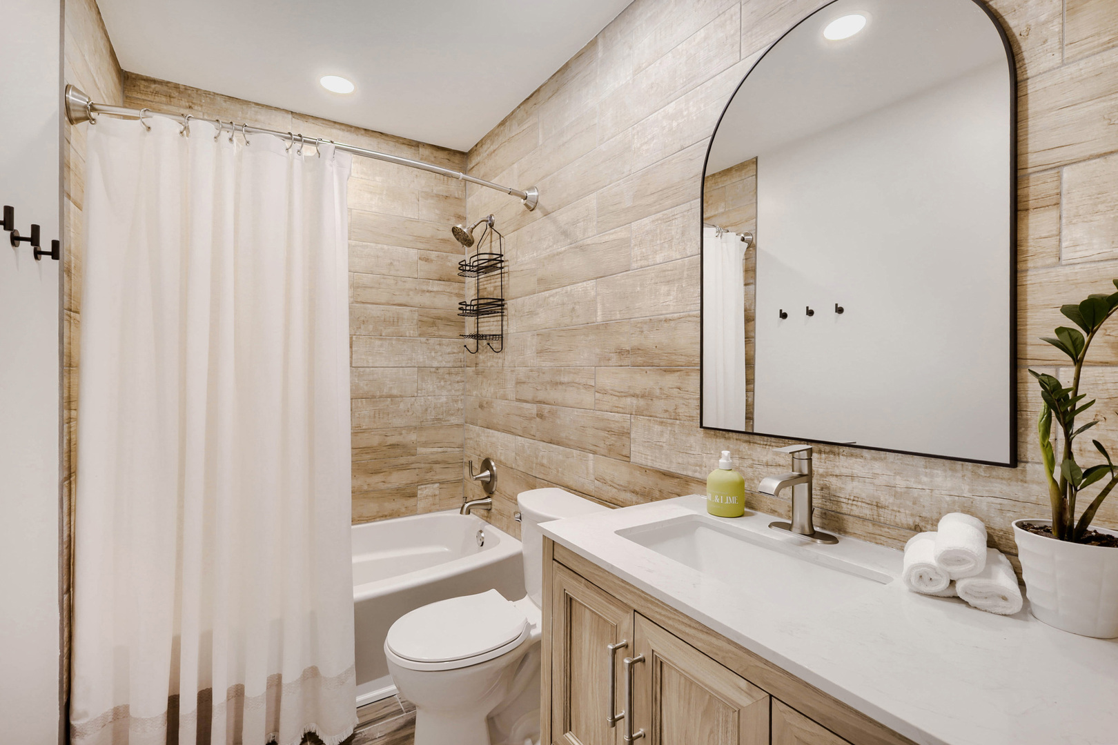 445 East Fullerton Avenue Addison, IL 60101 - Photo 17 of 22