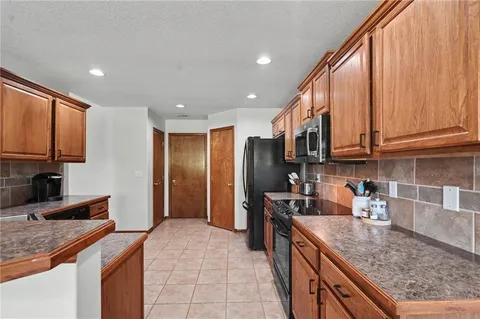 $339,500 | 928 Bluestem Drive, Baldwin City, KS 66006