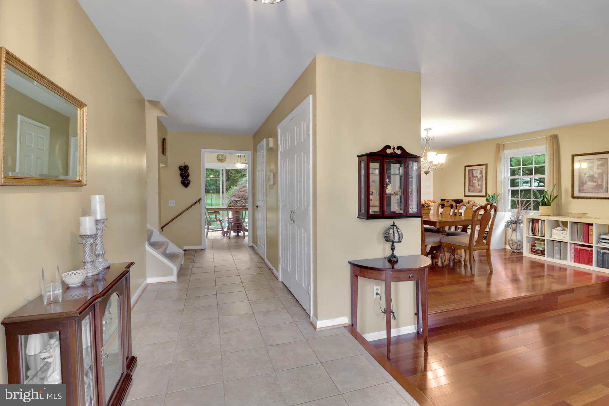 2508 Braddock Road Mount Airy, MD 21771 - Photo 3 of 30 Main level Foyer with tile flooring.
