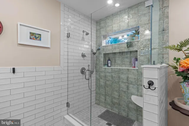 a view of entryway and hall