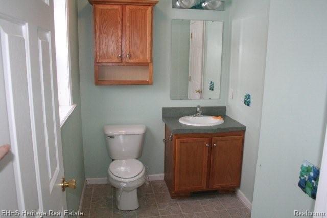 33 South Searls Road Webberville, MI 48892 - Photo 12 of 16 Bathroom