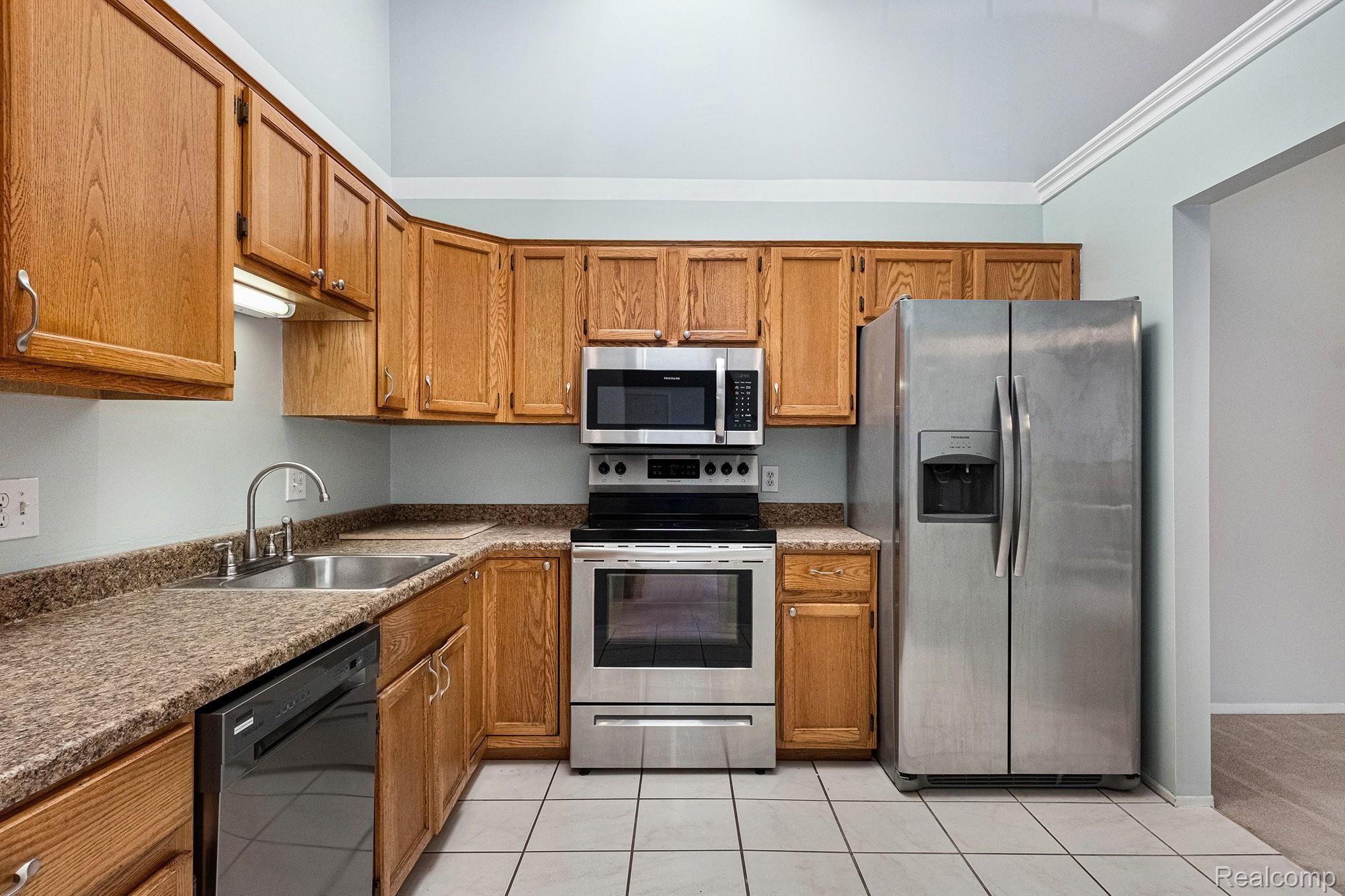 22096 Edgewater Novi, MI 48375 - Photo 7 of 17 _DSF7740.jpg