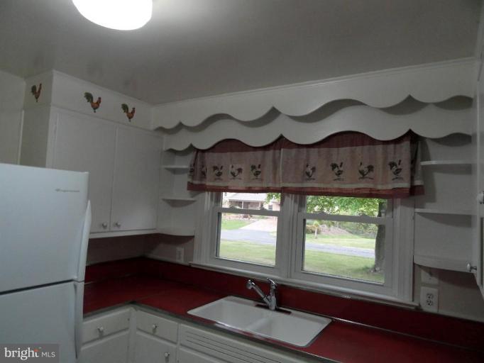 3824 Chantilly Road Chantilly, VA 20151 - Photo 7 of 20 Kitchen #2