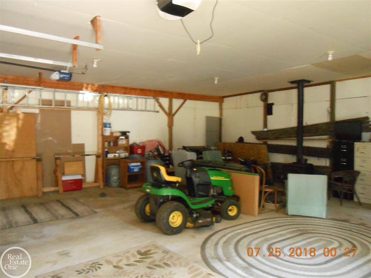2648 Grace Road Fort Gratiot, MI 48059 - Photo 8 of 28 31354852-7.JPG