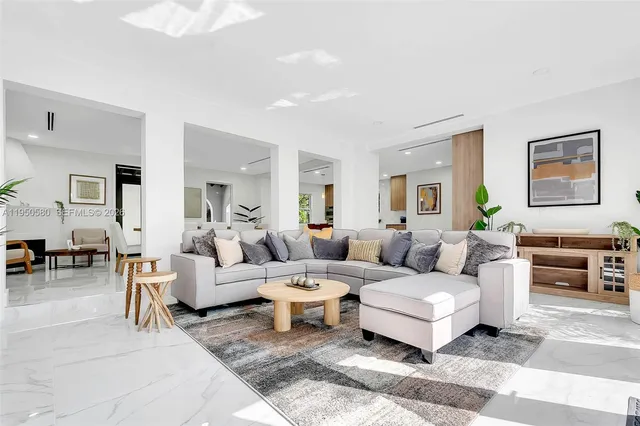 $4,000,000 | 1702 Espanola Drive, Miami, FL 33133