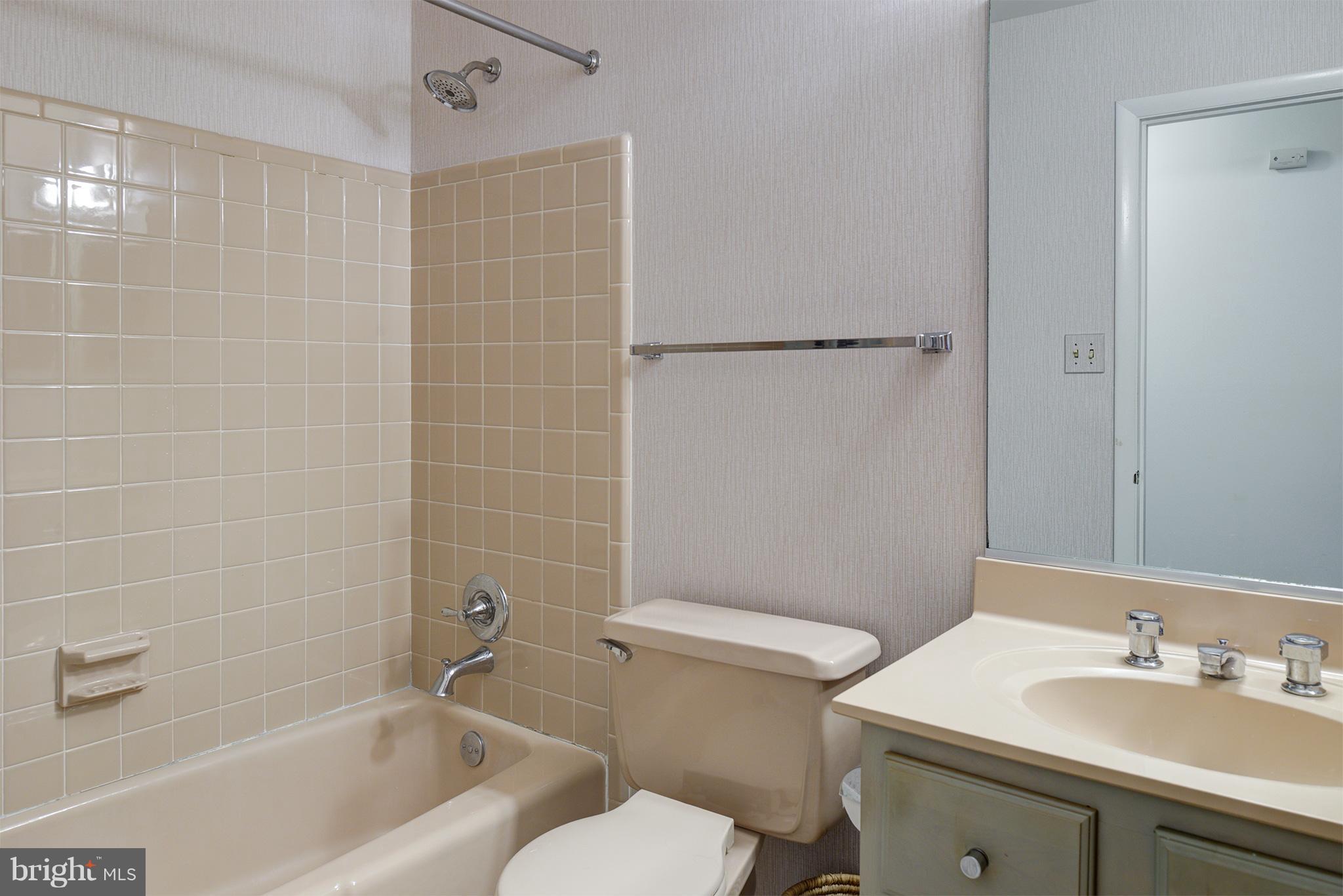 12010 Aintree Lane Reston, VA 20191 - Photo 20 of 28 Hallway bath