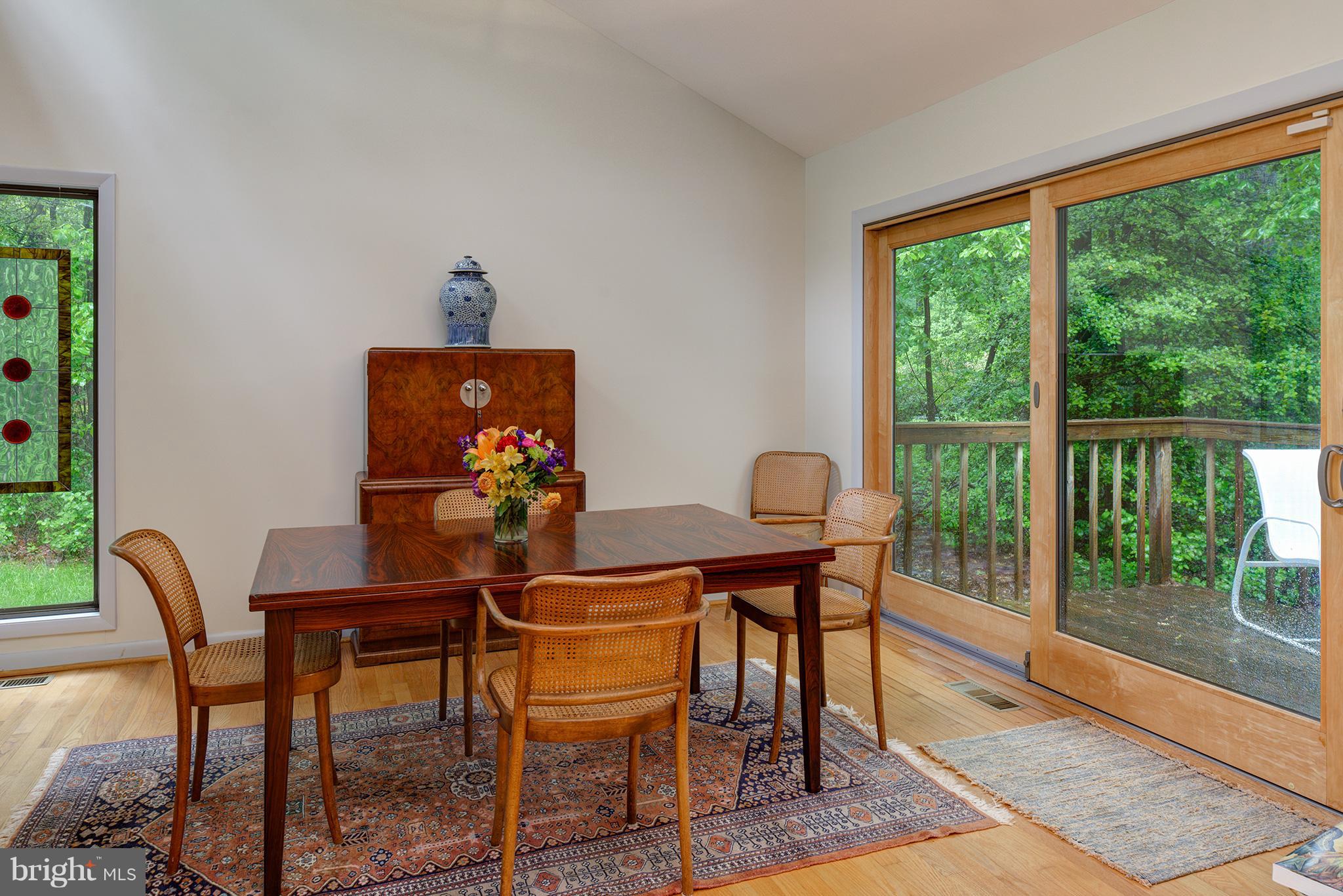 12010 Aintree Lane Reston, VA 20191 - Photo 5 of 28 Slidig Glass Door for ease of outdoor dining!