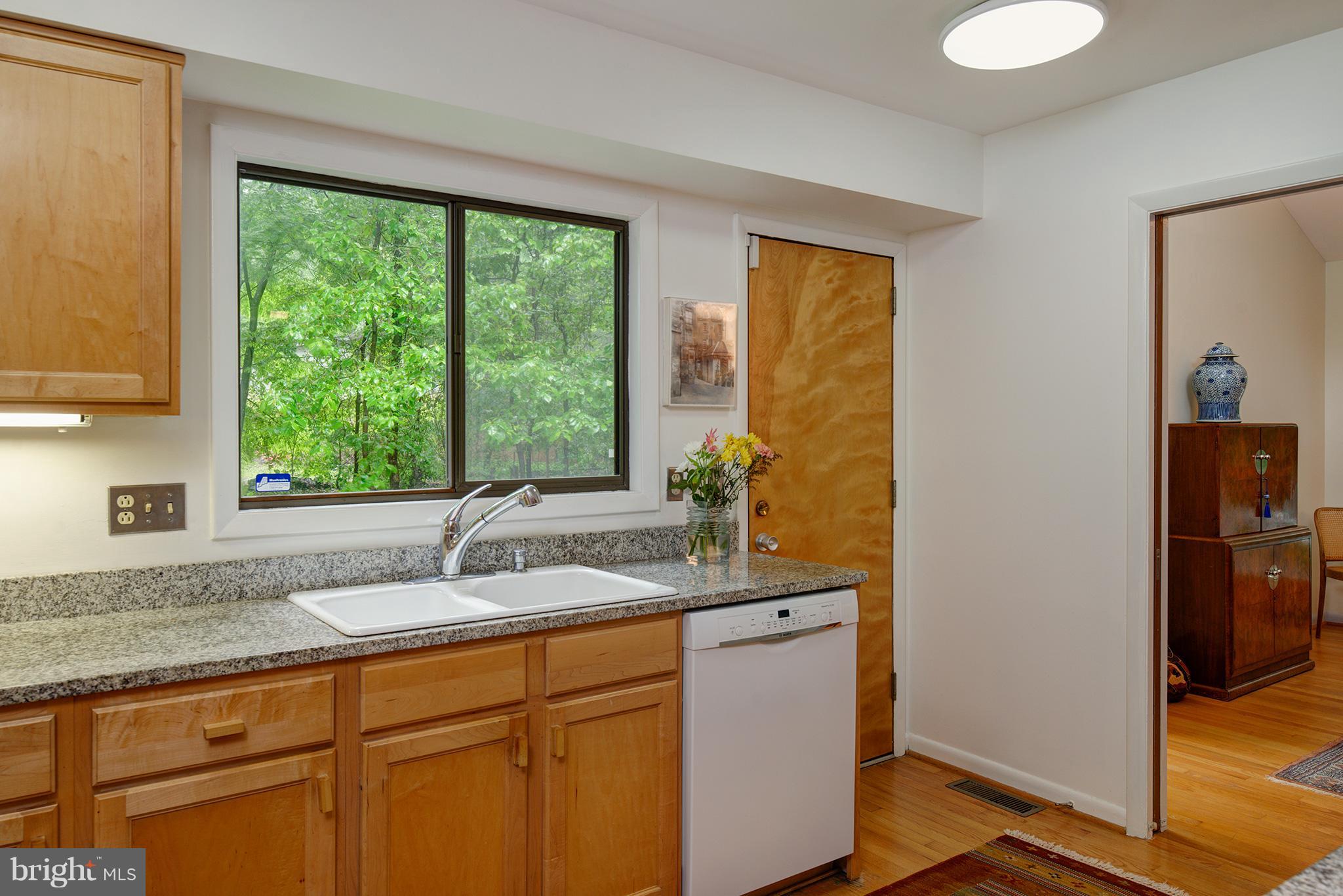 12010 Aintree Lane Reston, VA 20191 - Photo 8 of 28 Kitchen connects large family/breakfast room to DR